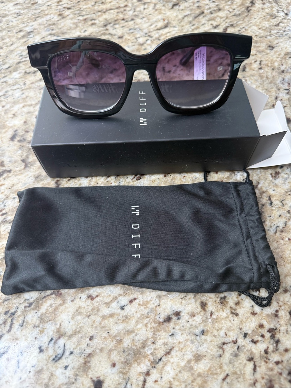 Diff Makay Sunglasses - Picture 5 of 5